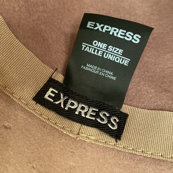 Felt winter hat - Picture 3 of 3